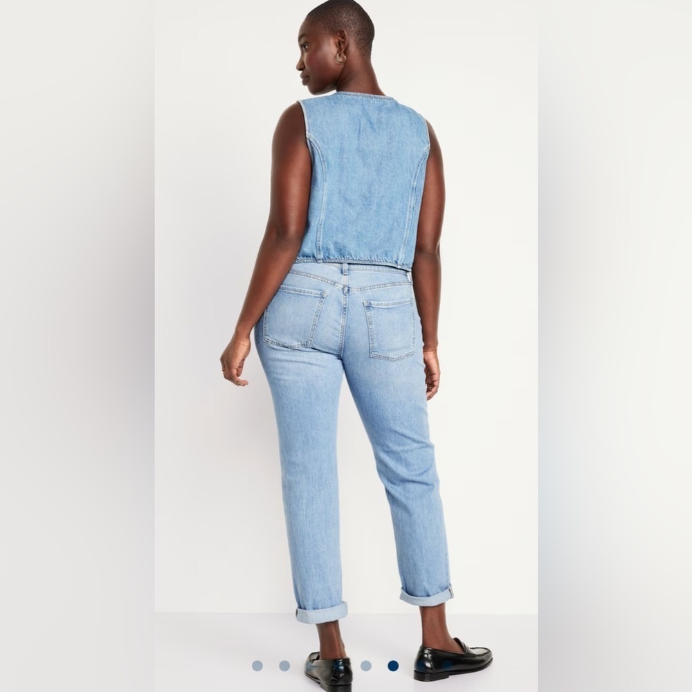 Old Navy Mid-Rise Wow Boyfriend Jeans